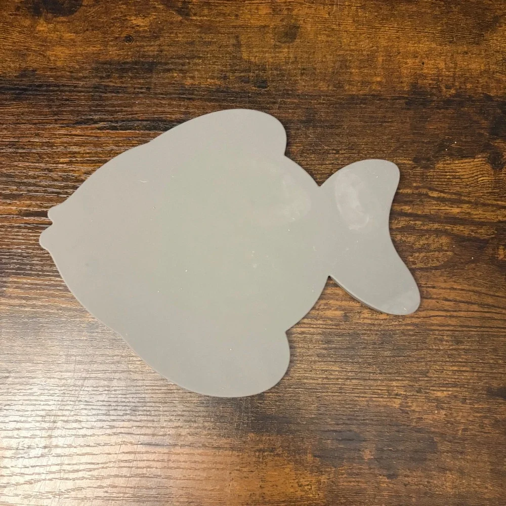 Grey Silicone Fish‎ Shaped Lick Mat Slow Feeder for Cats Enrichment Toy